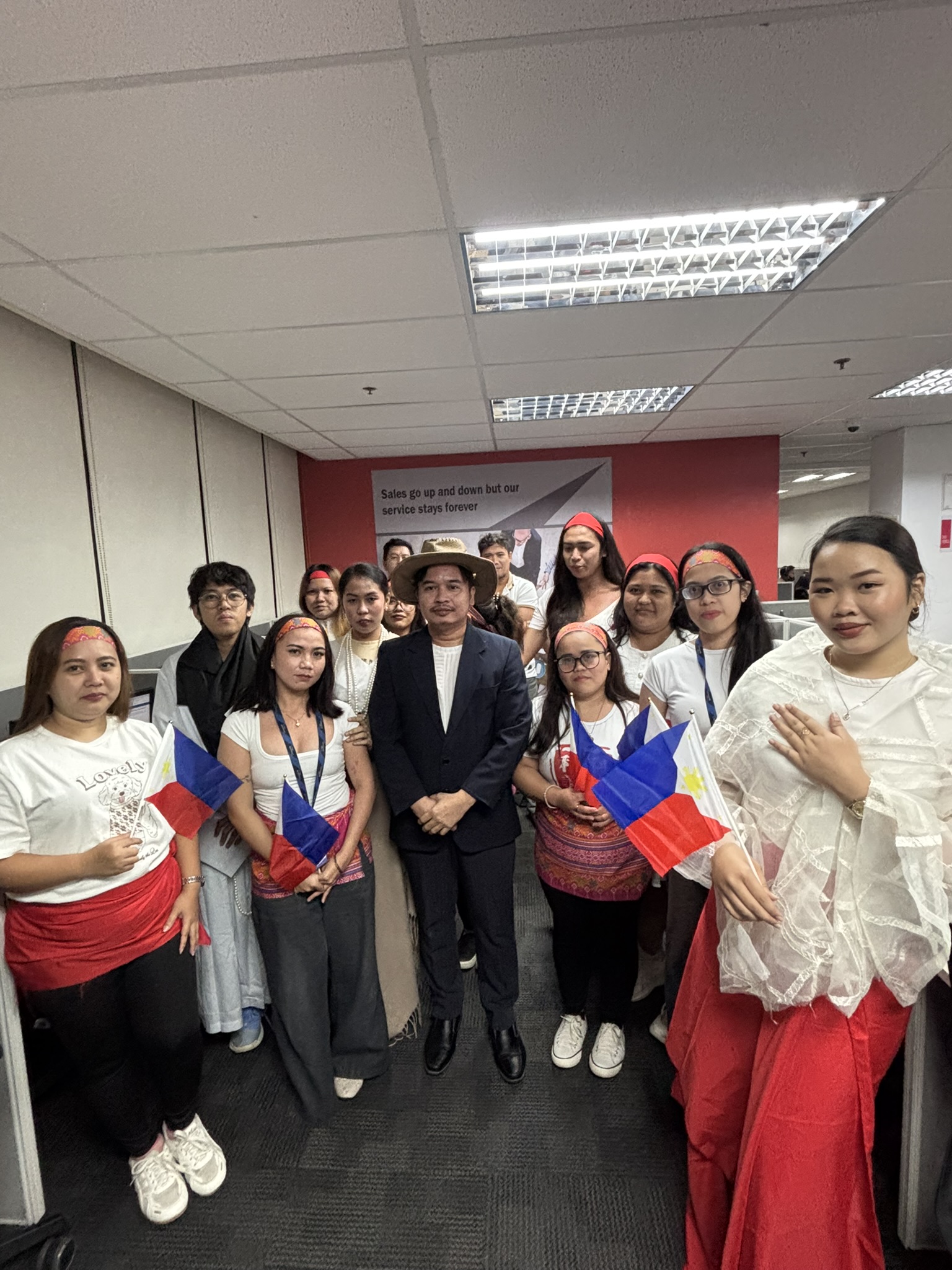 Dress Your Leaders – Buwan ng Wika